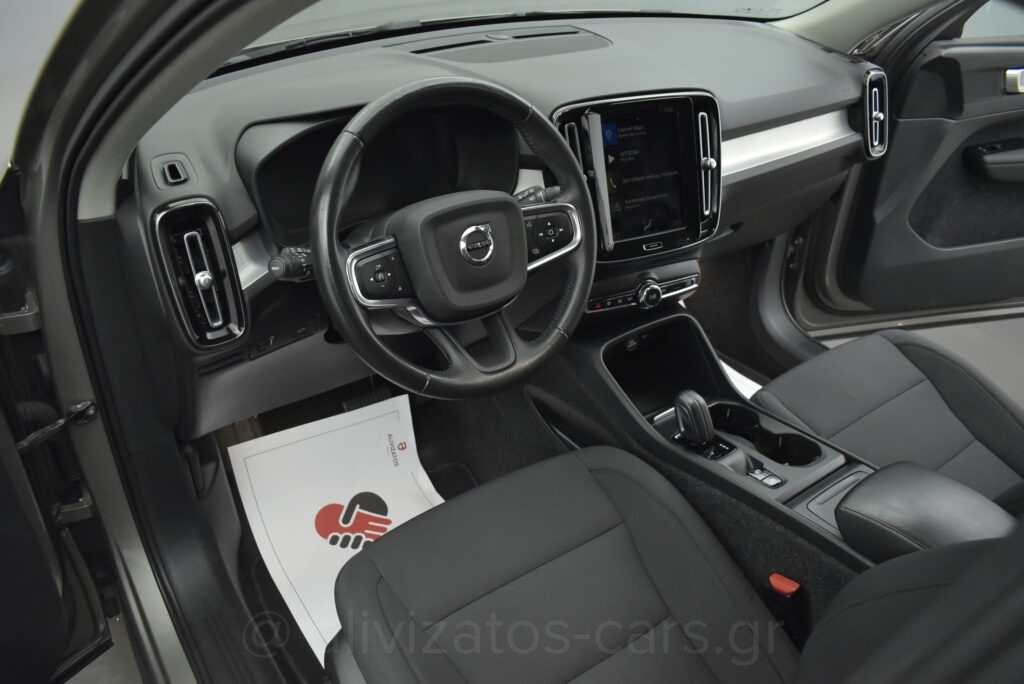 Volvo XC40 - T3 Momuntum ΕΑΤ8 Full Led 163hp