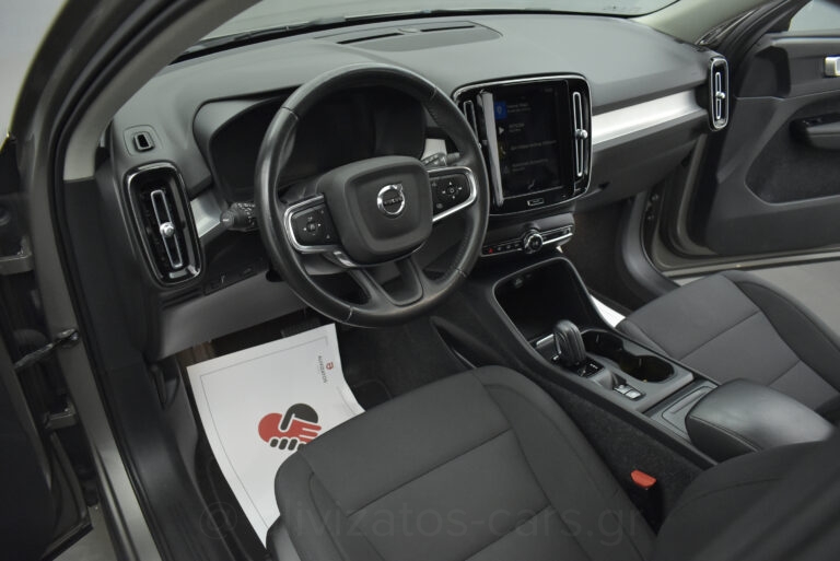 Volvo XC40 - T3 Momuntum ΕΑΤ8 Full Led 163hp