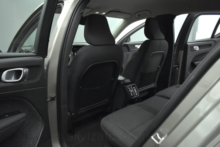 Volvo XC40 - T3 Momuntum ΕΑΤ8 Full Led 163hp