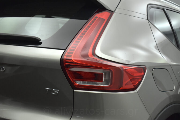 Volvo XC40 - T3 Momuntum ΕΑΤ8 Full Led 163hp