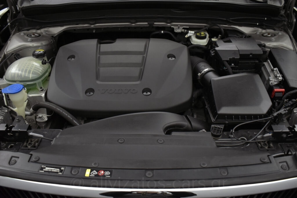 Volvo XC40 - T3 Momuntum ΕΑΤ8 Full Led 163hp