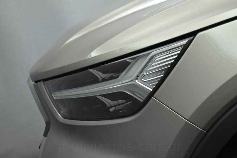 Volvo XC40 - T3 Momuntum ΕΑΤ8 Full Led 163hp