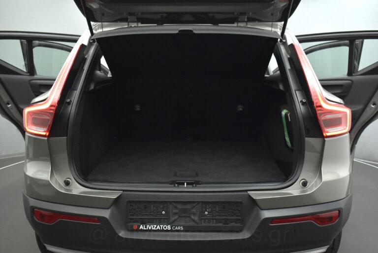 Volvo XC40 - T3 Momuntum ΕΑΤ8 Full Led 163hp