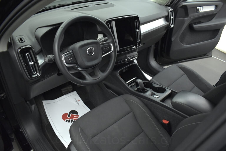 Volvo XC40 - T5 Recharge Inscription Plug in 262hp Navi Camera