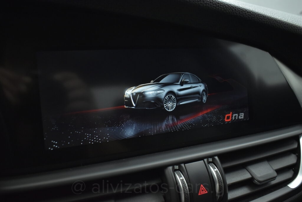 Alfa Romeo Giulia - Veloce Q4 211hp ΑT8 R19