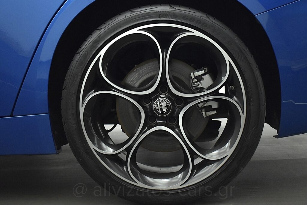Alfa Romeo Giulia - Veloce Q4 211hp ΑT8 R19