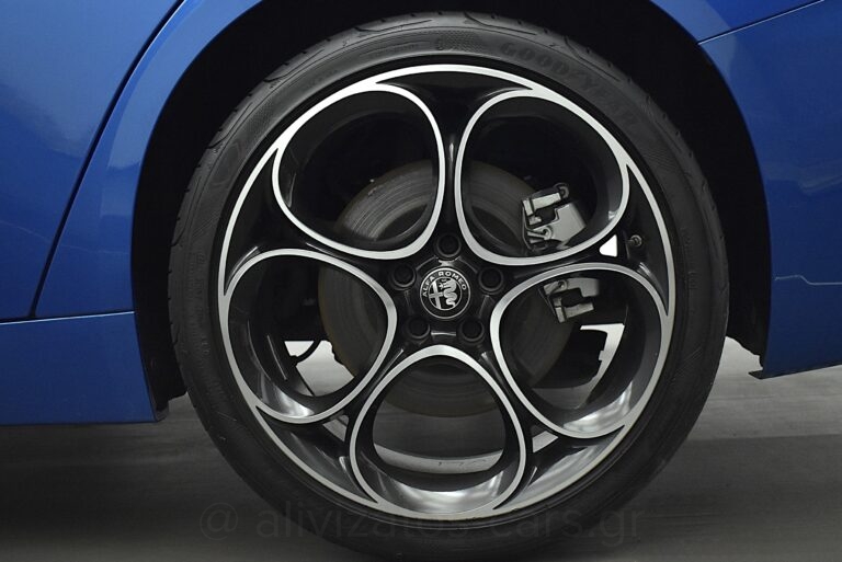Alfa Romeo Giulia - Veloce Q4 211hp ΑT8 R19