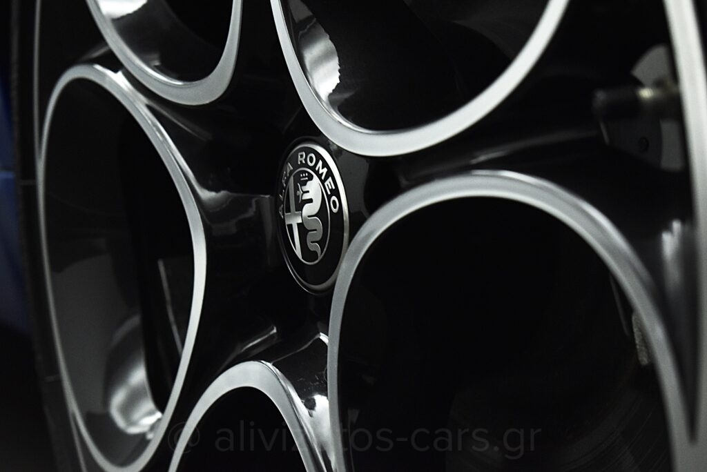 Alfa Romeo Giulia - Veloce Q4 211hp ΑT8 R19