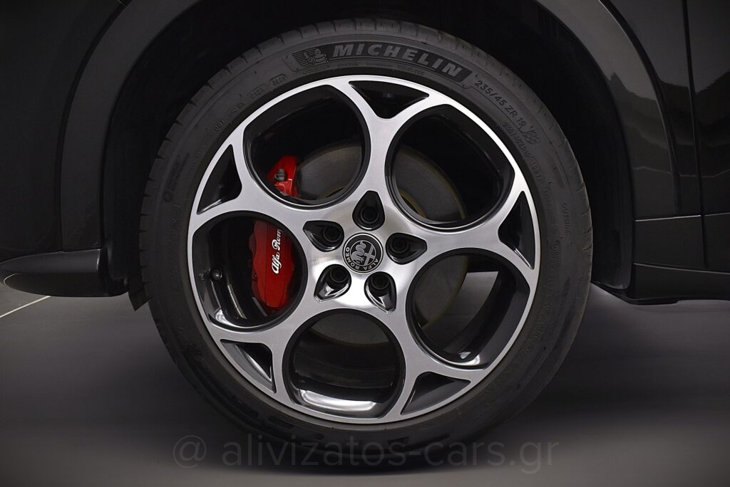 Alfa Romeo Tonale - VELOCE PHEV 280 hp Q4