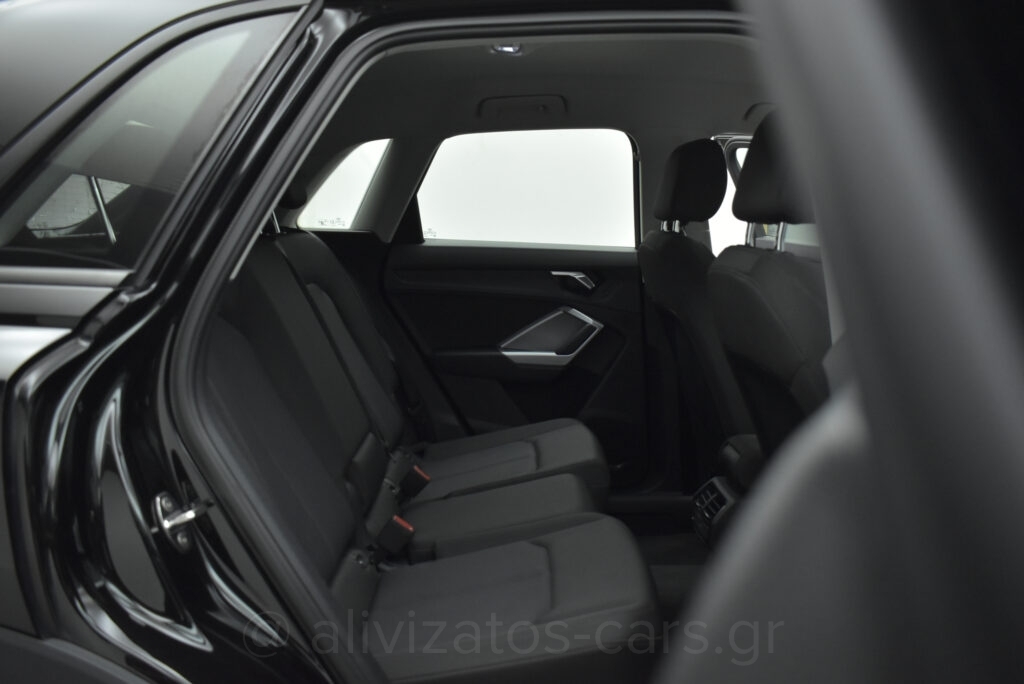 Audi Q3 - 2.0 TDi 35 S tronic Business 150hp