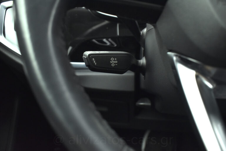 Audi Q3 - 2.0 TDi 35 S tronic Business 150hp