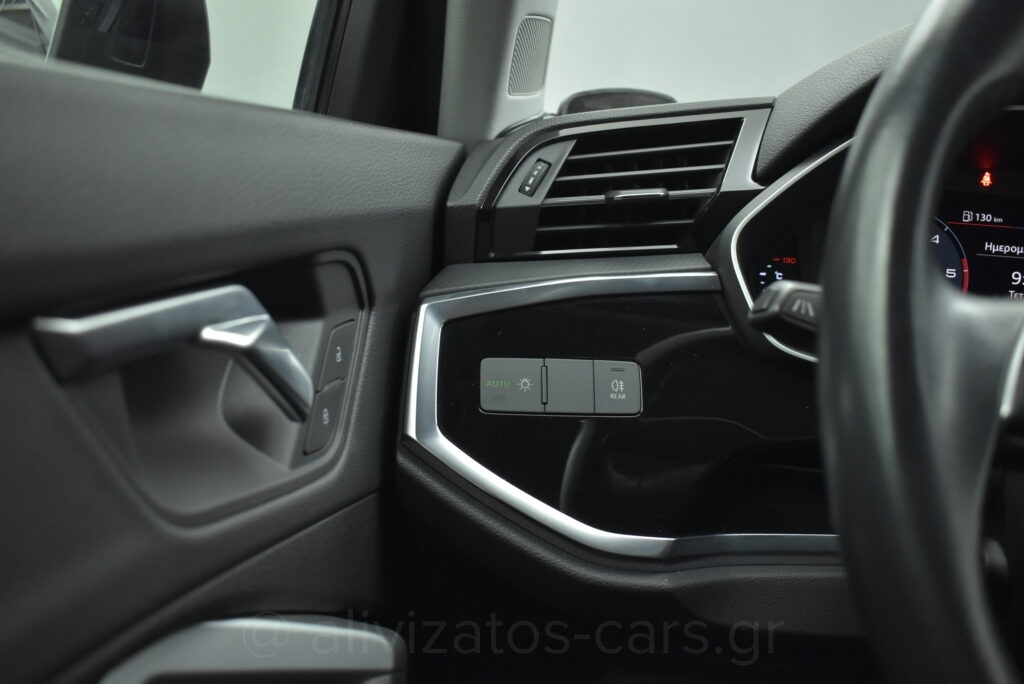 Audi Q3 - 2.0 TDi 35 S tronic Business 150hp