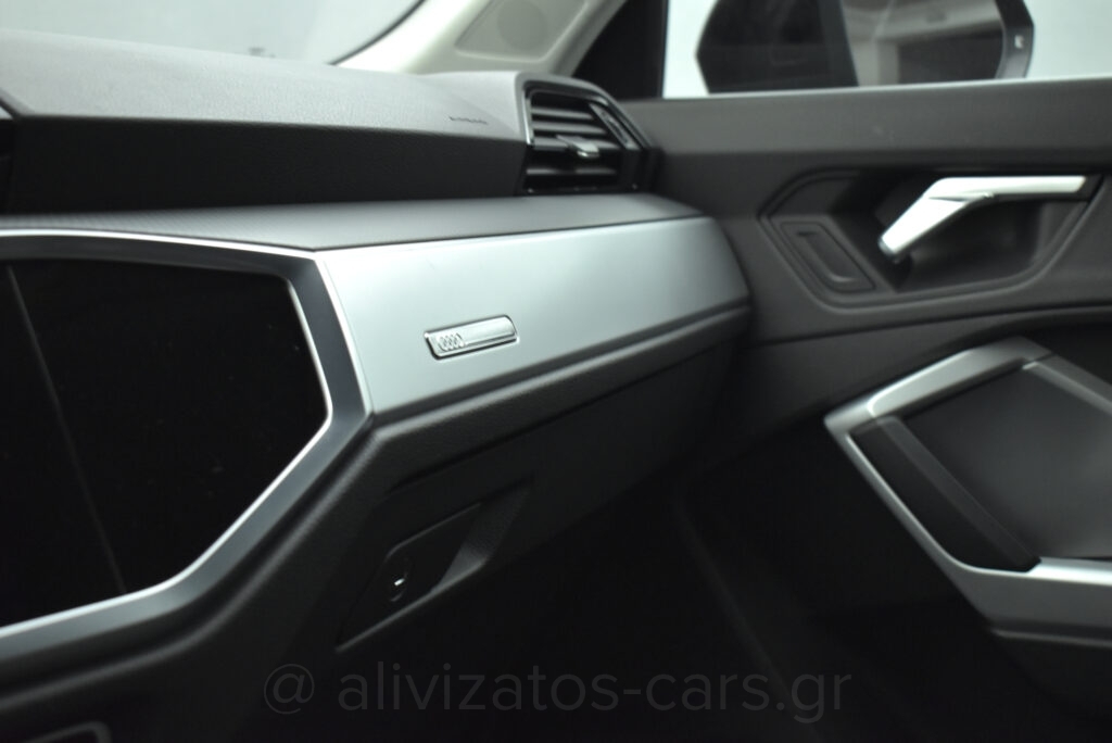 Audi Q3 - 2.0 TDi 35 S tronic Business 150hp