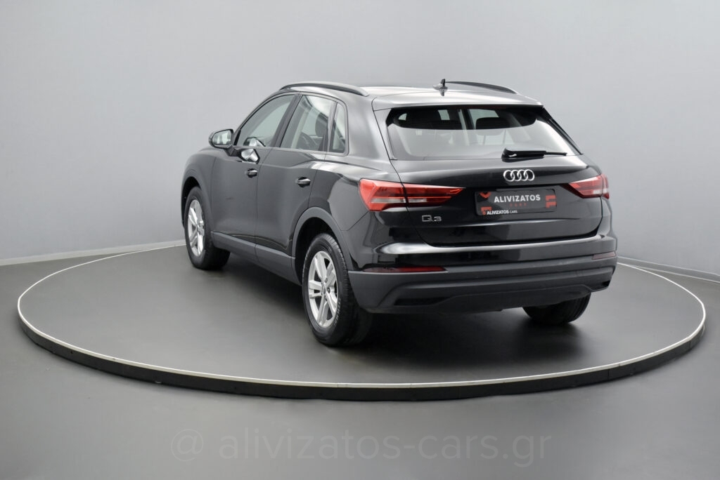 Audi Q3 - 2.0 TDi 35 S tronic Business 150hp