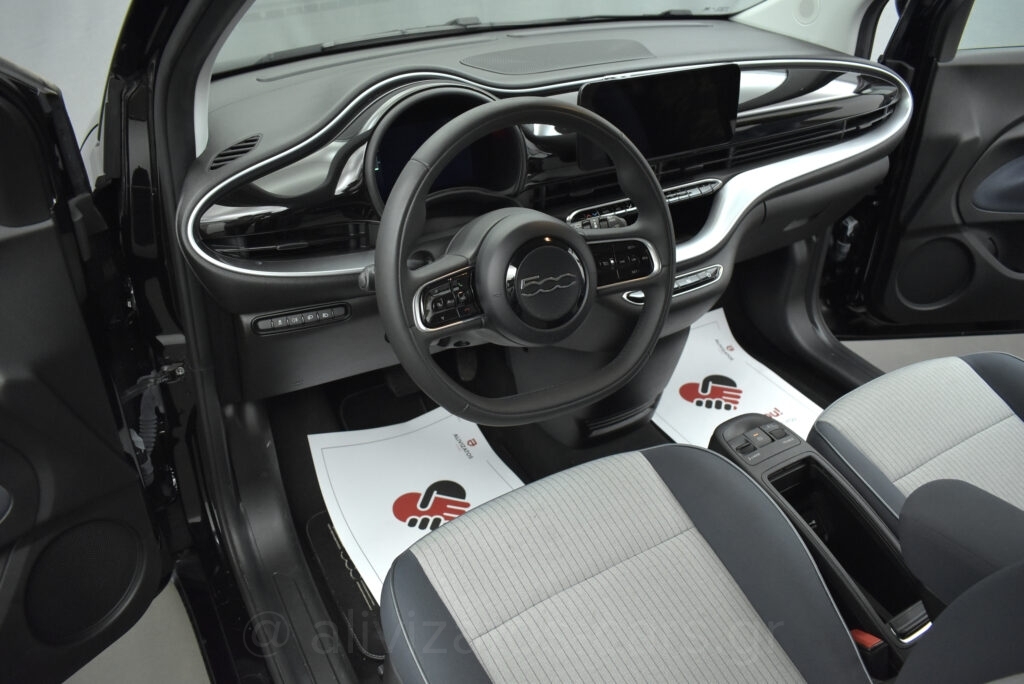 Fiat 500e - ICON 3+1 Doors 118hp