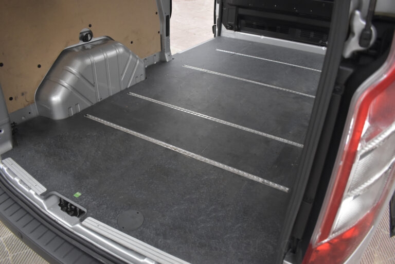 Ford Transit Custom - 2.0 EcoBlue 340 L2H1 TREND 130hp Silver