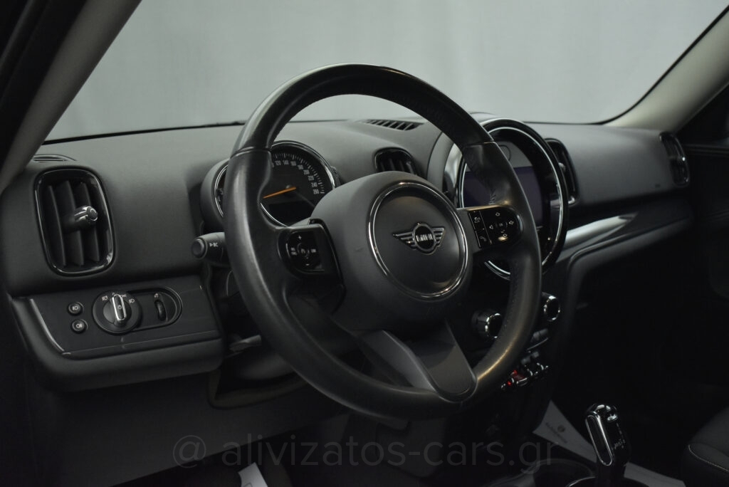 Mini Countryman - One D Automatic Multimedia Sceen Full Led