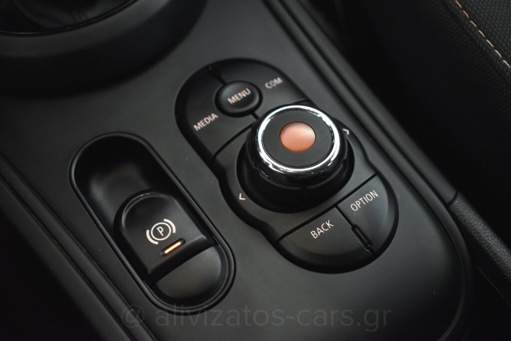 Mini Countryman - One D Automatic Multimedia Sceen Full Led