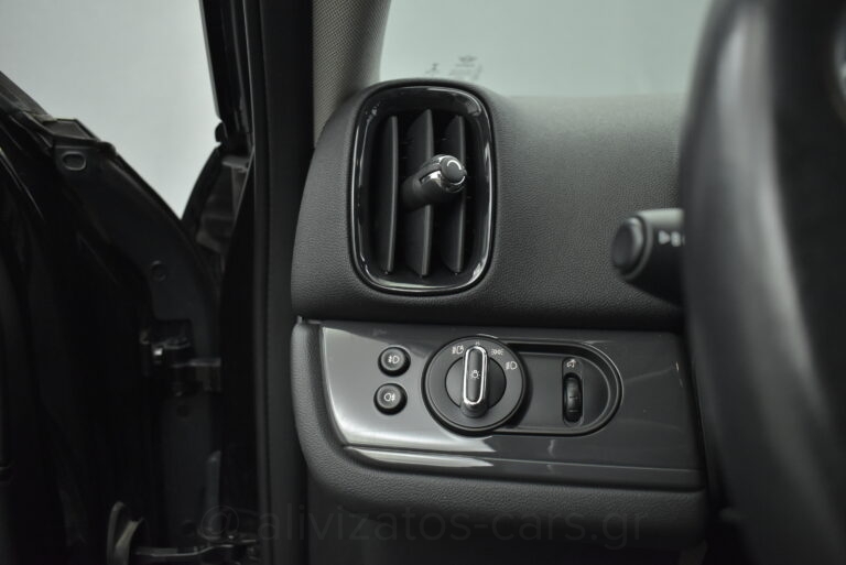 Mini Countryman - One D Automatic Multimedia Sceen Full Led