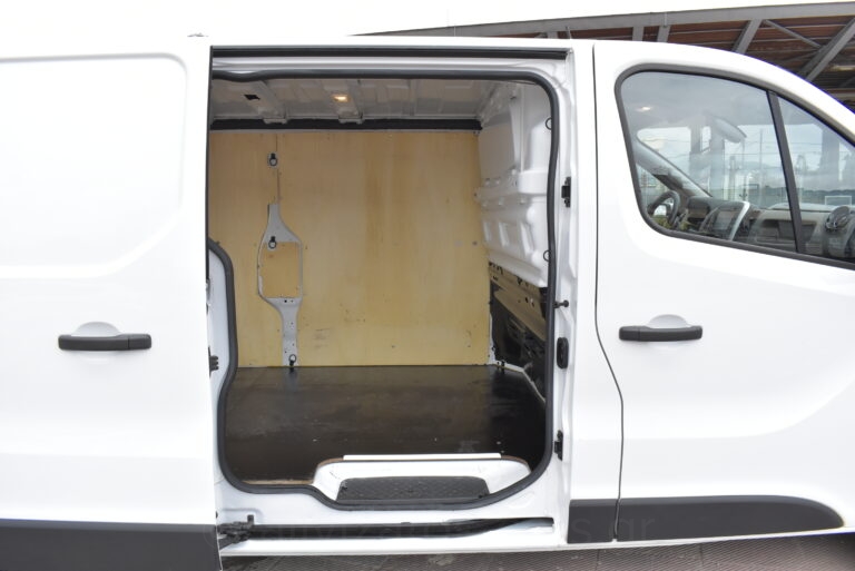 Nissan NV300 - 1.6 dCi L2H1 OPTIMA NAVI 125 hp