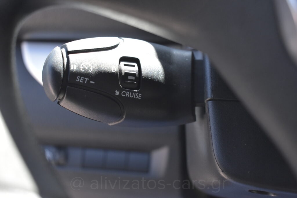 Peugeot Traveller - 1.5 BlueHDi Long 9 Seats Business Navi