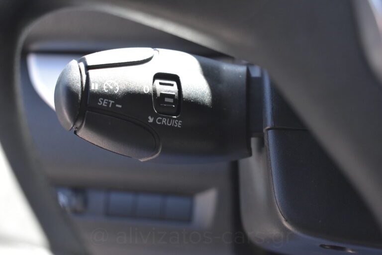 Peugeot Traveller - 1.5 BlueHDi Long 9 Seats Business Navi