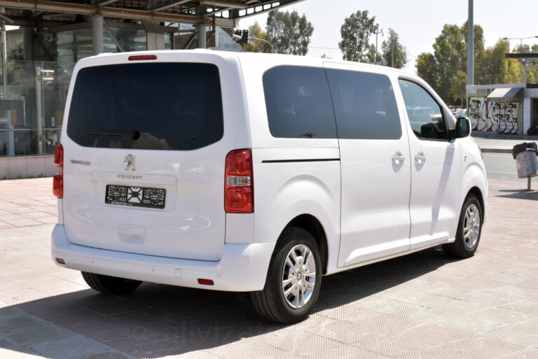 Peugeot Traveller - 1.5 BlueHDi Long 9 Seats Business Navi