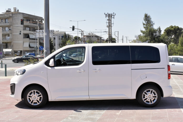 Peugeot Traveller - 1.5 BlueHDi Long 9 Seats Business Navi