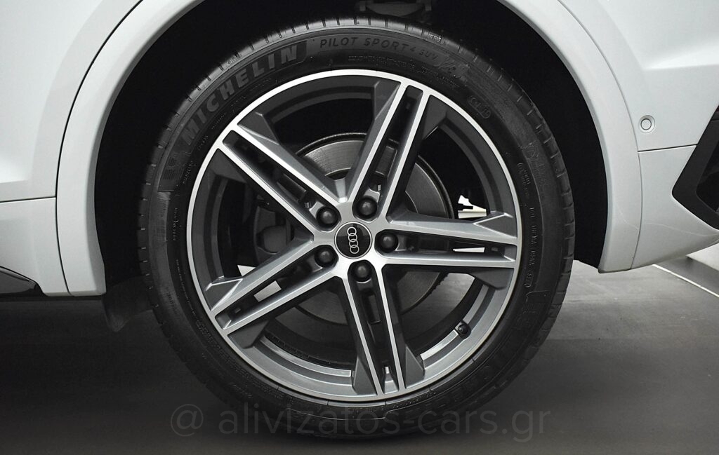 Audi SQ5 - Sportback 3.0 TDi Hybrid 345hp Quattro Tiptronic