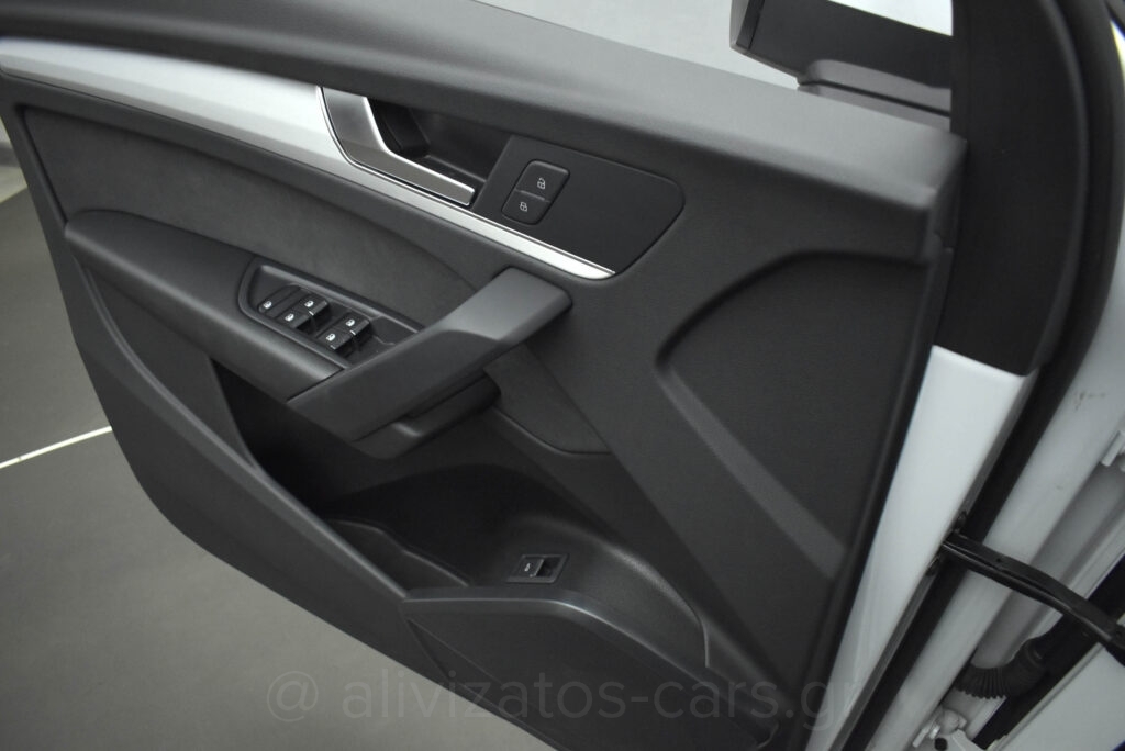 Audi SQ5 - Sportback 3.0 TDi Hybrid 345hp Quattro Tiptronic
