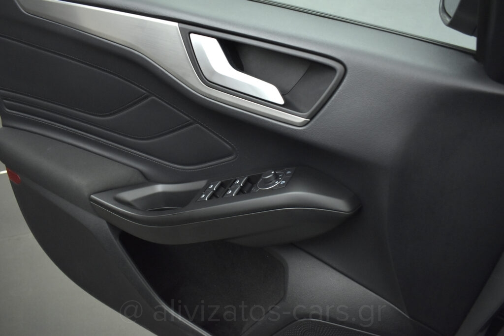 Ford Focus - ECOBOOST HYBRID TITANIUM AUTOMATIC 125hp