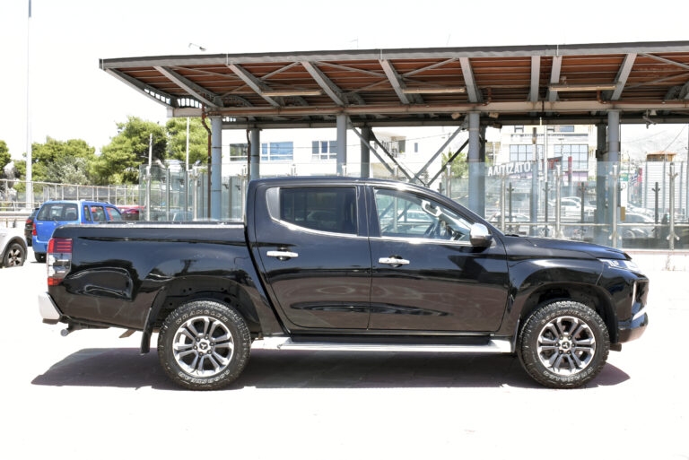 Mitsubishi L200 - 2.3 Instyle Double Cab 4x4 Leather