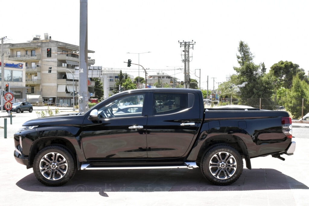 Mitsubishi L200 - 2.3 Instyle Double Cab 4x4 Leather