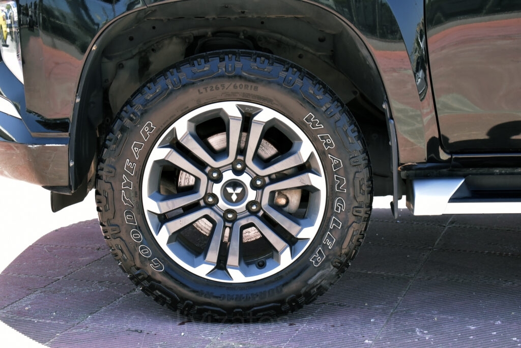 Mitsubishi L200 - 2.3 Instyle Double Cab 4x4 Leather