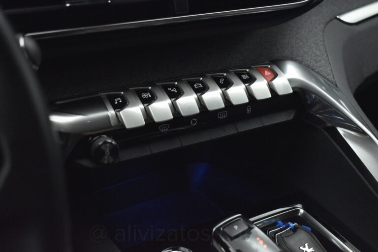 Peugeot 3008 - 1.5 BLUE HDI EAT8 ALLURE FACELIFT 130hp