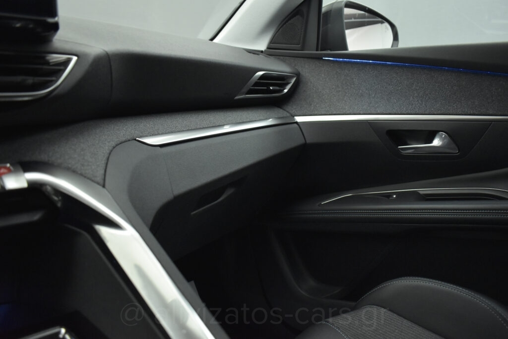 Peugeot 3008 - 1.5 BLUE HDI EAT8 ALLURE FACELIFT 130hp