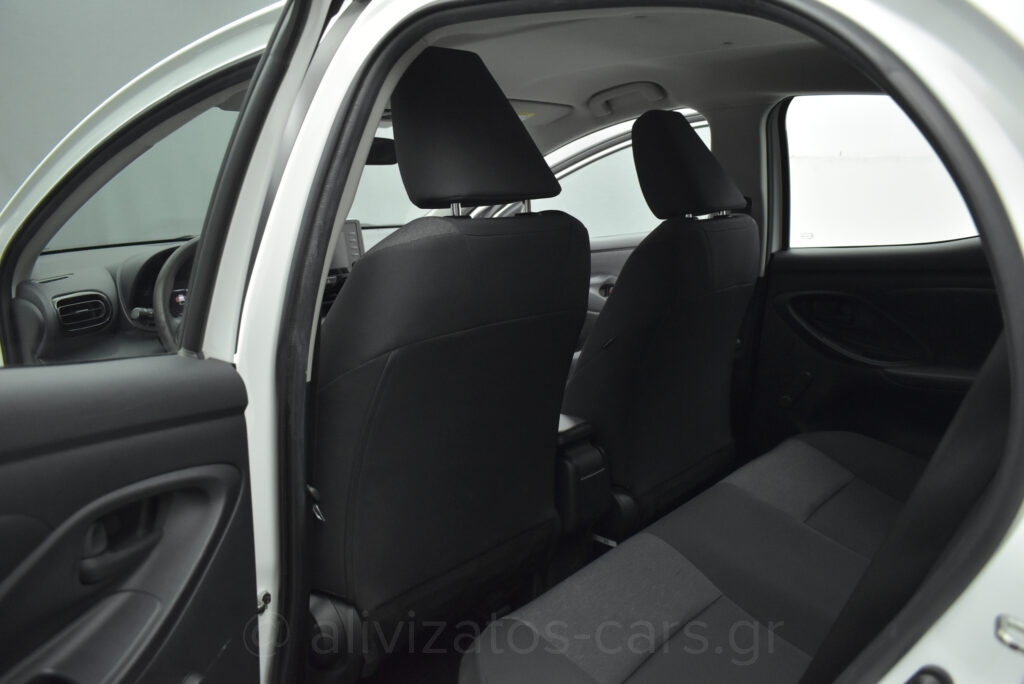 Toyota Yaris - 1.5 HYBRID E-CVT ACTIVE