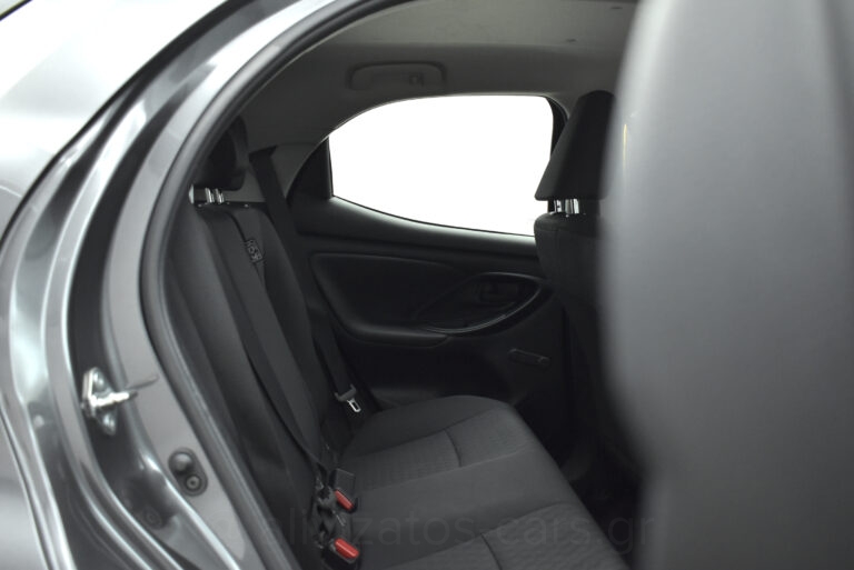 Toyota Yaris - 1.5 HYBRID E-CVT BUSSINES CAMERA