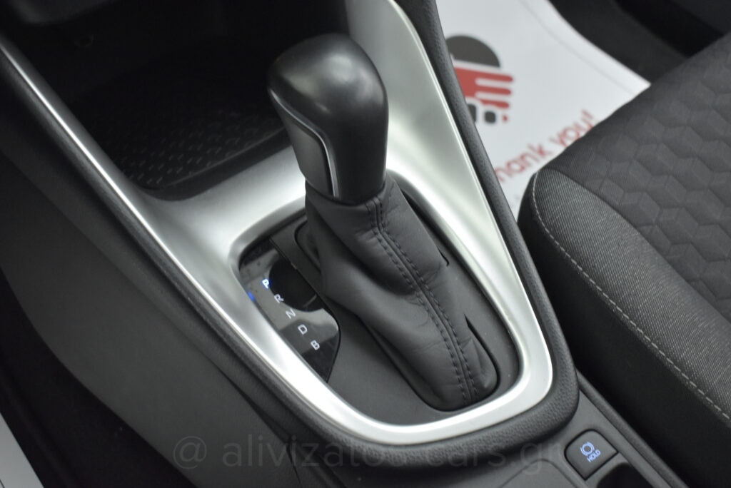 Toyota Yaris - 1.5 HYBRID E-CVT BUSSINES CAMERA