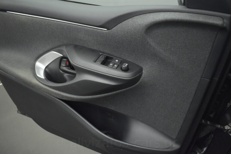 Toyota Yaris - 1.5 HYBRID E-CVT BUSSINES CAMERA