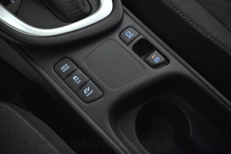 Toyota Yaris - 1.5 HYBRID E-CVT BUSSINES CAMERA