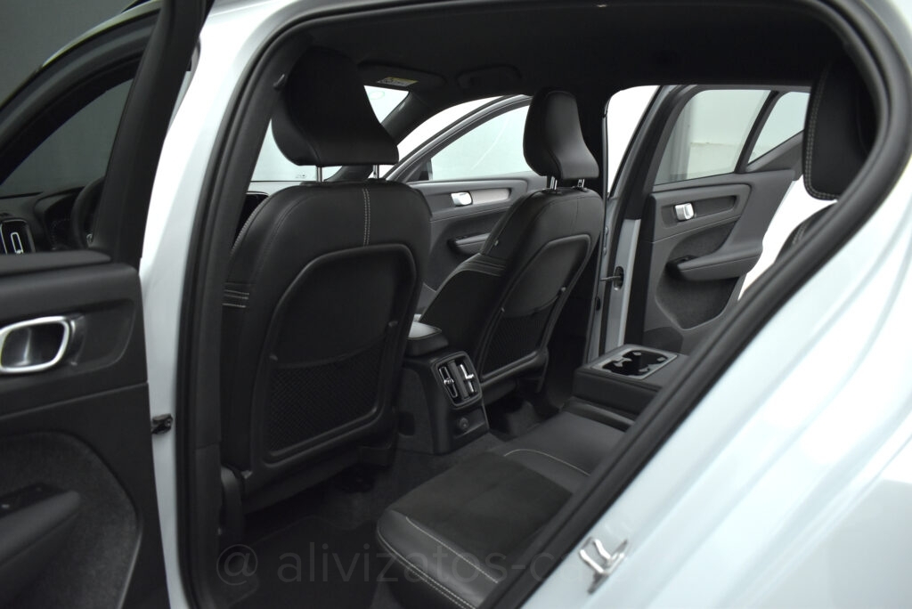 Volvo XC40 - T5 Recharge 262hp R-Design Leather Alcantara
