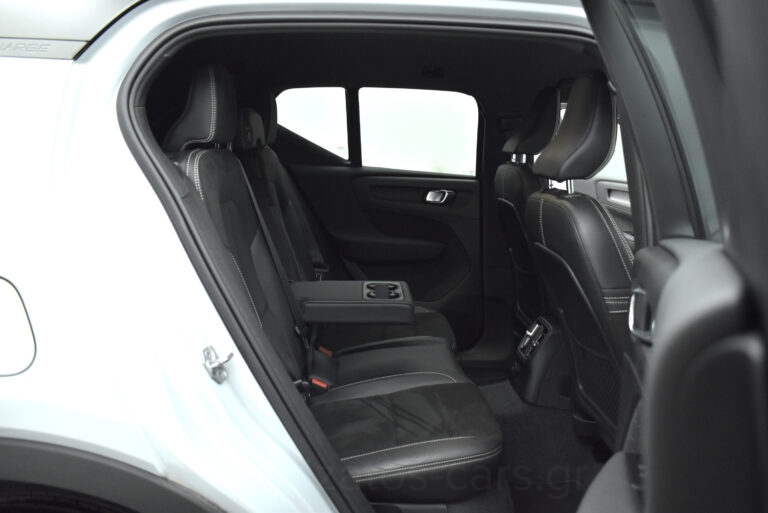 Volvo XC40 - T5 Recharge 262hp R-Design Leather Alcantara