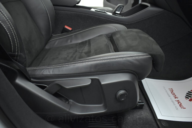 Volvo XC40 - T5 Recharge 262hp R-Design Leather Alcantara