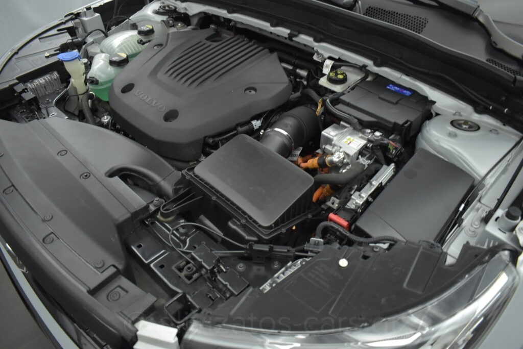 Volvo XC40 - T5 Recharge 262hp R-Design Leather Alcantara