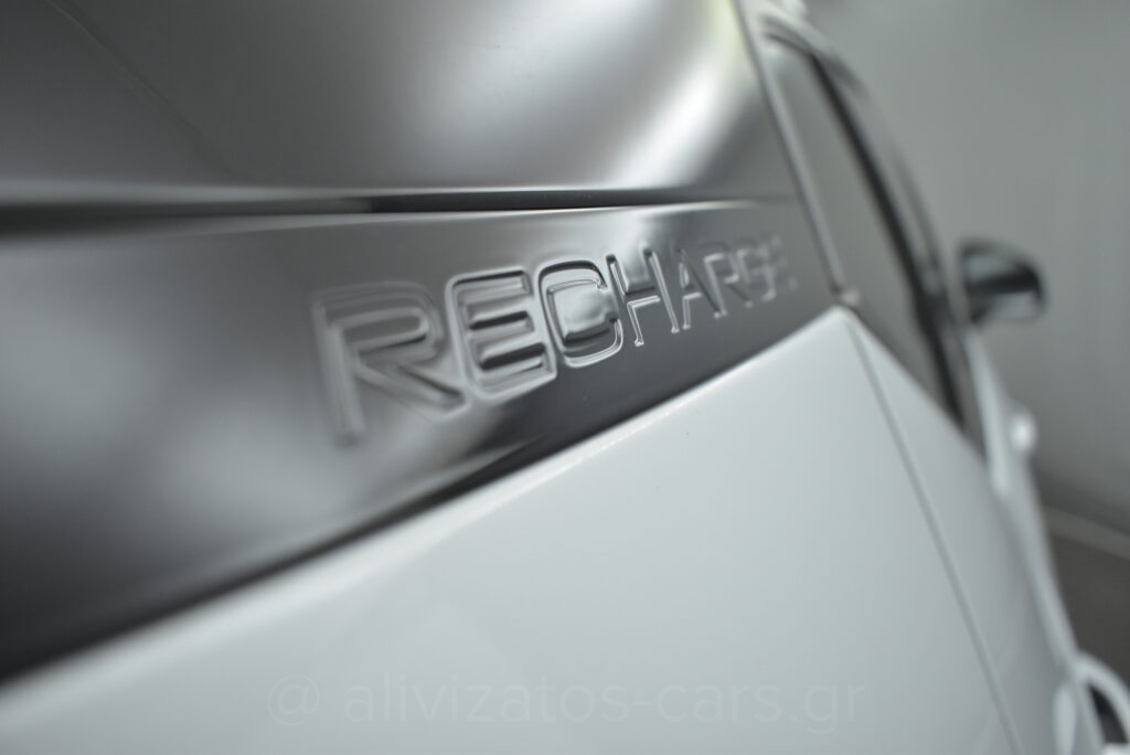 Volvo XC40 - T5 Recharge 262hp R-Design Leather Alcantara