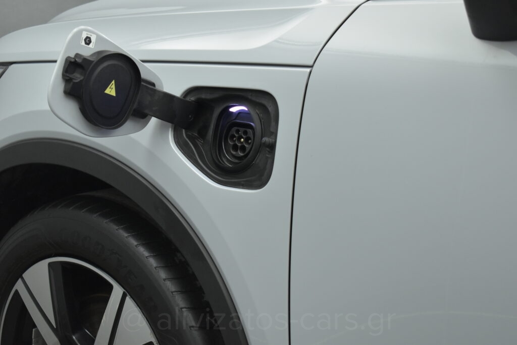 Volvo XC40 - T5 Recharge 262hp R-Design Leather Alcantara