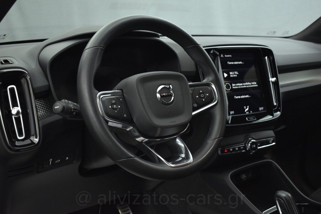 Volvo XC40 - T5 Recharge 262hp R-Design Leather Alcantara