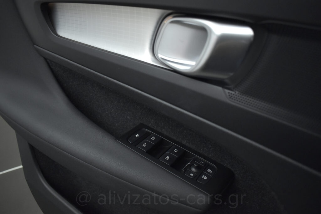 Volvo XC40 - T5 Recharge Inscription Plug in 262hp Navi Camera