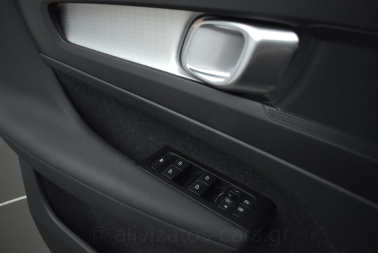 Volvo XC40 - T5 Recharge Inscription Plug in 262hp Navi Camera